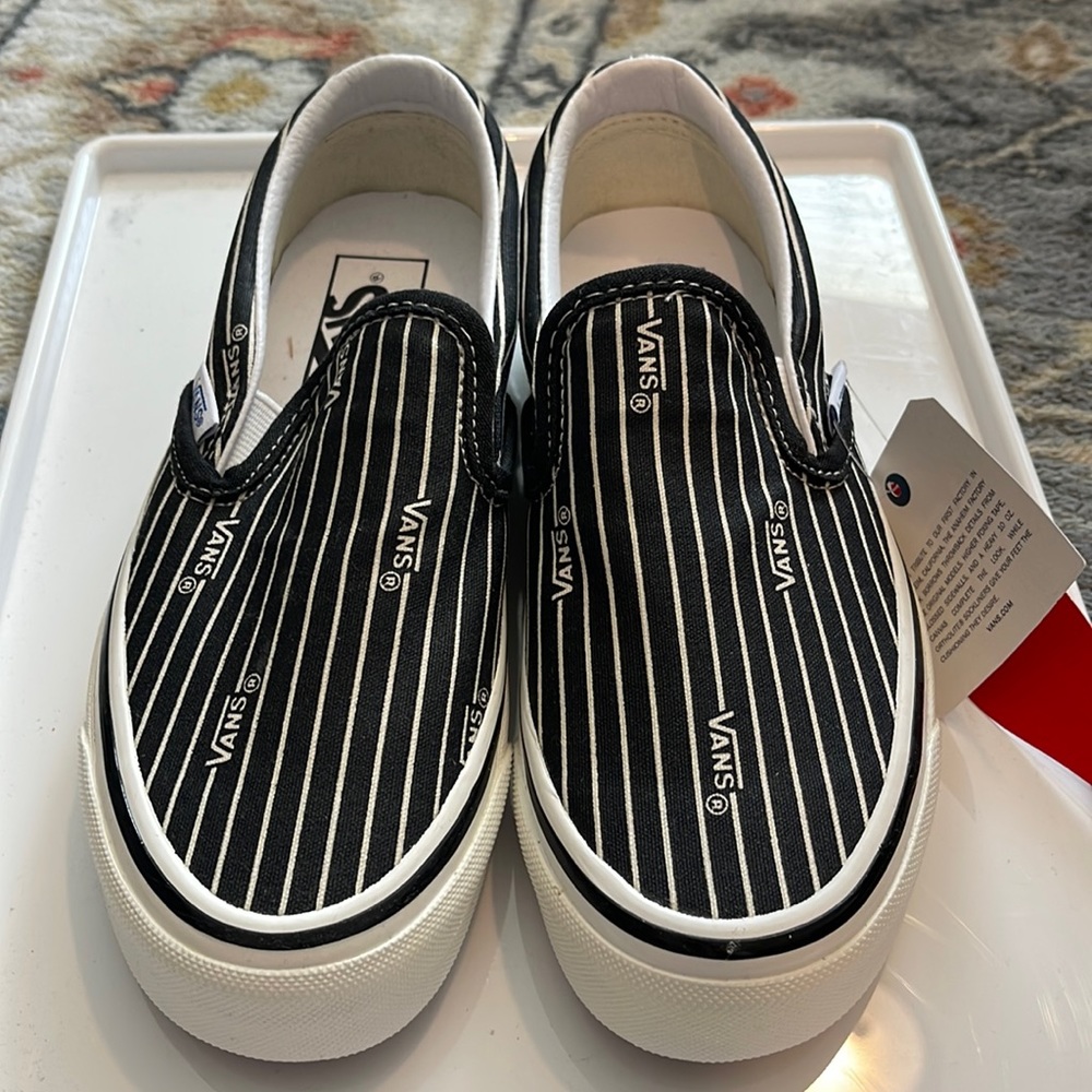 VANS Classic Slip-On 98 Anaheim Factory Black White Stripes Womens Size 5.5